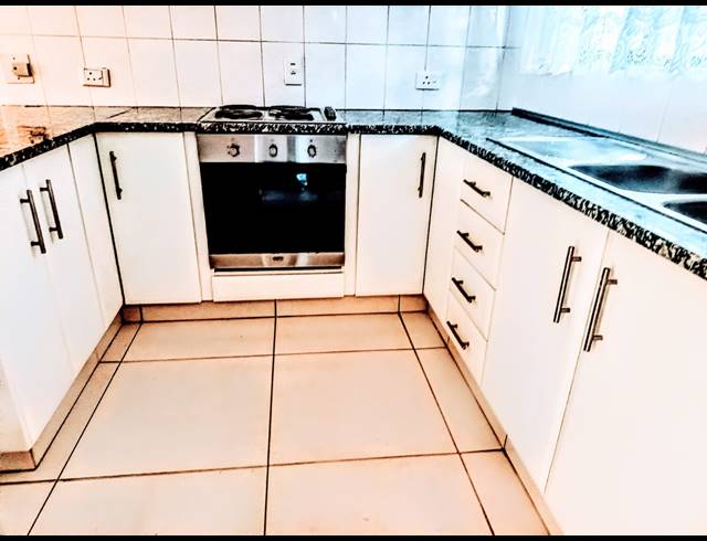 2 BEDROOM SECTIONAL TITLE FOR SALE IN MALVERN